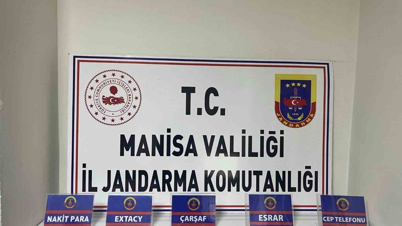 Manisa’da şüpheliden esrar ve uyuşturucu hap çıktı