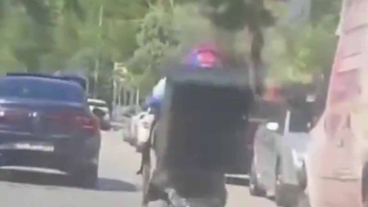 Trafikte akrobatik hareketler yapan motosikletliye 86 bin lira ceza kesildi