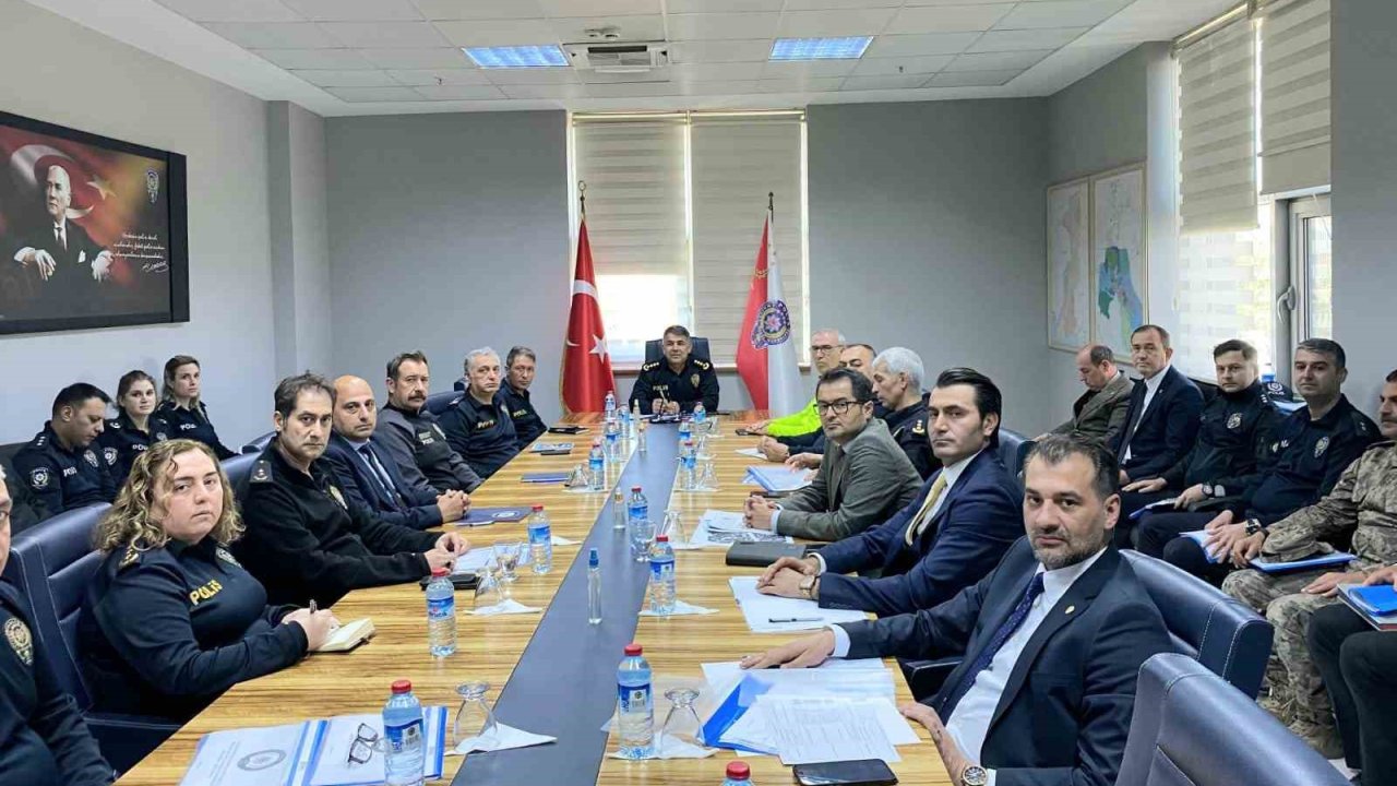 Edirne Emniyeti’nde değerlendirme toplantısı