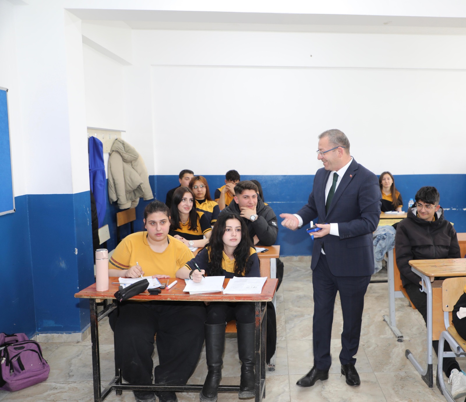 Vali Polat’ın Okul Ziyaretleri Devam Ediyor