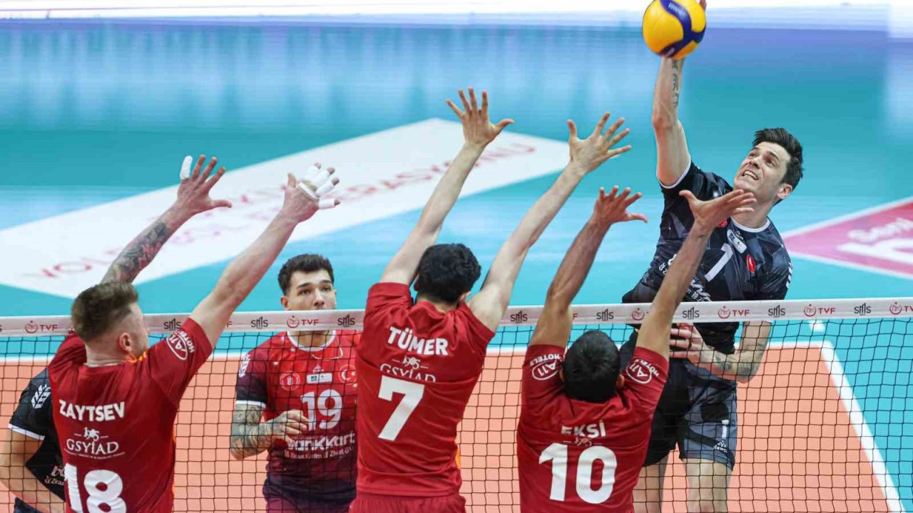 Efeler Ligi’nde şampiyon Ziraat Bankkart