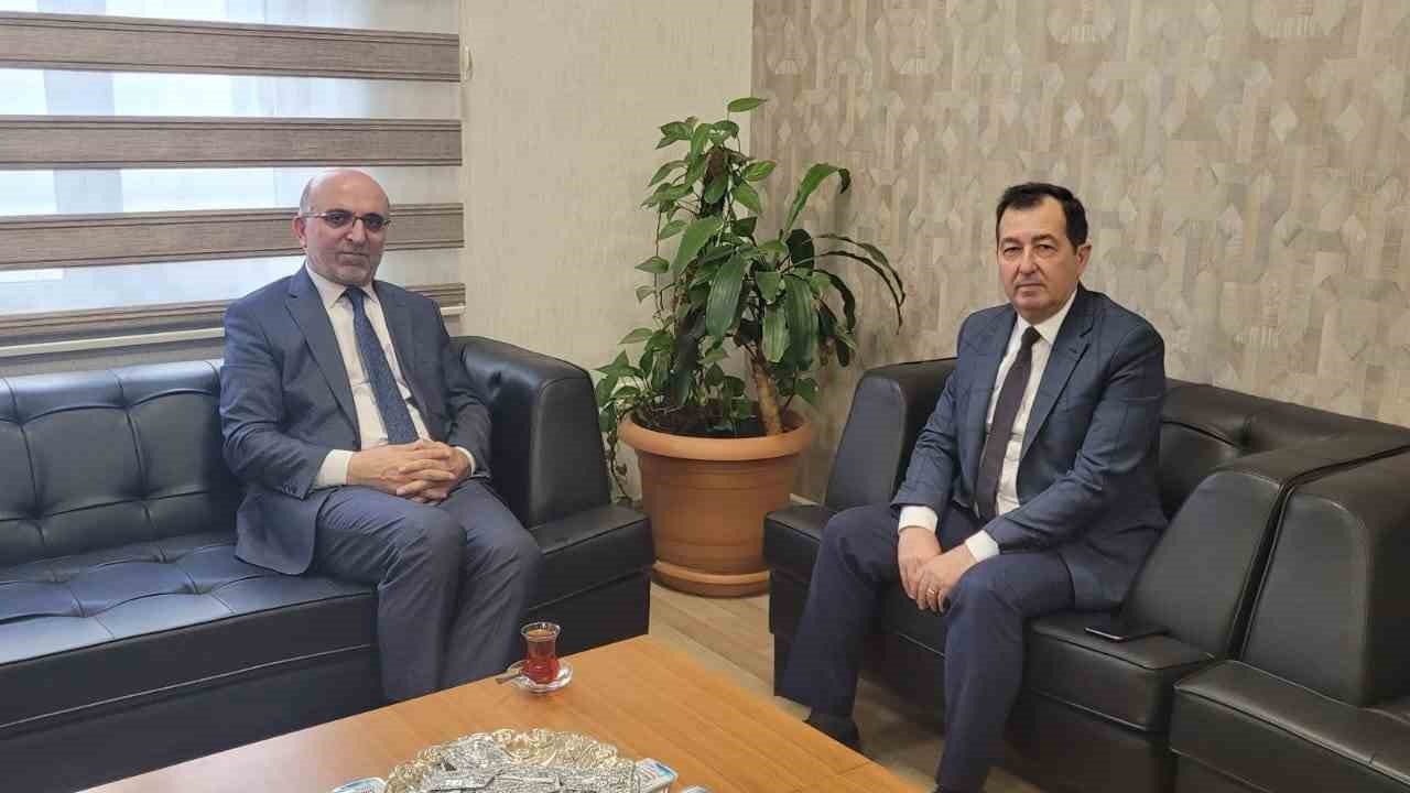 Müftü İmamoğlu kurban vekaleti tesliminde bulundu