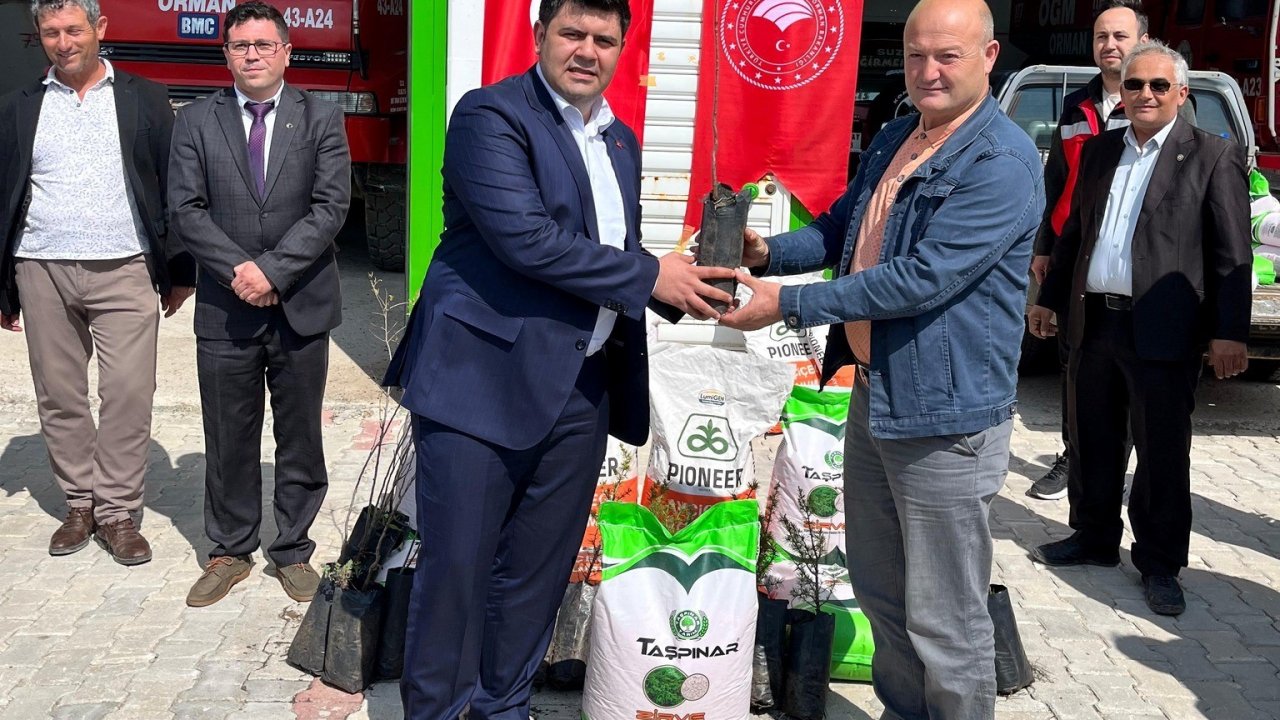 Emet’te çiftçilere yüzde 75 hibeli fasulye ve ayçiçeği tohumu ile meyve fidanı dağıtıldı