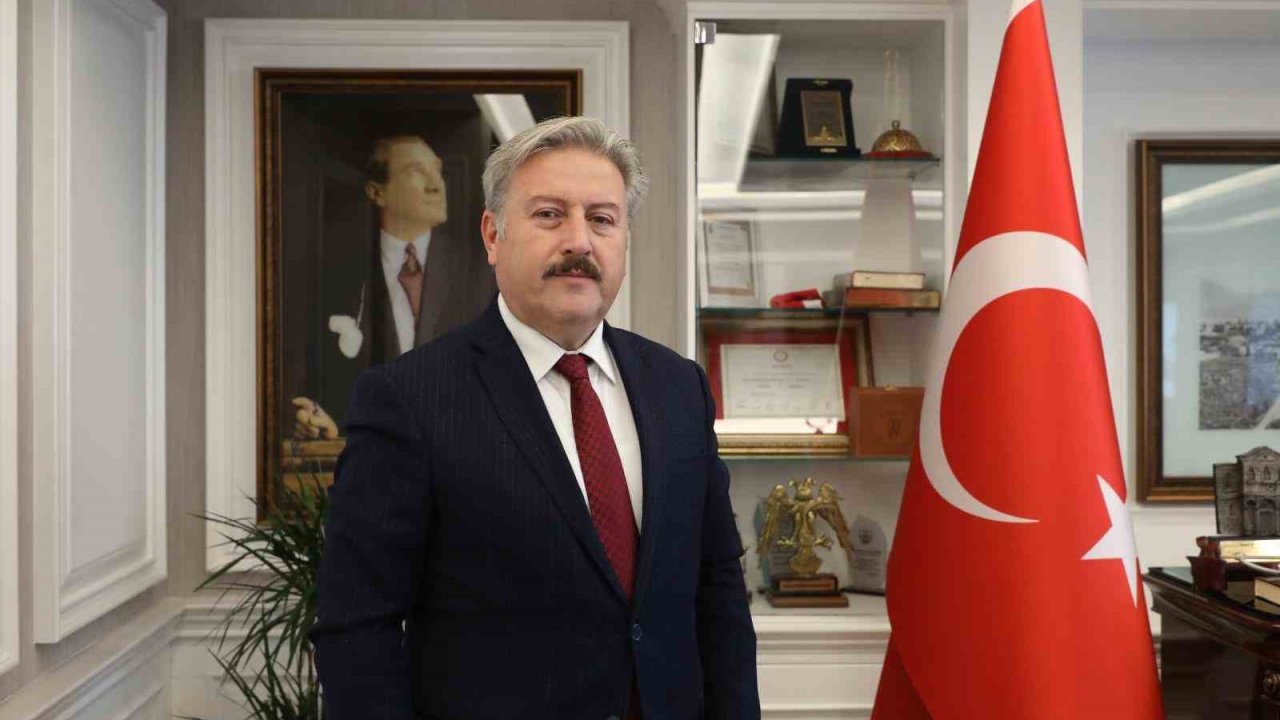 Başkan Palancıoğlu: "Hayatını alın teri ile kazanan işçi kardeşlerimizin 1 Mayıs Emek ve Dayanışma Günü kutlu olsun"