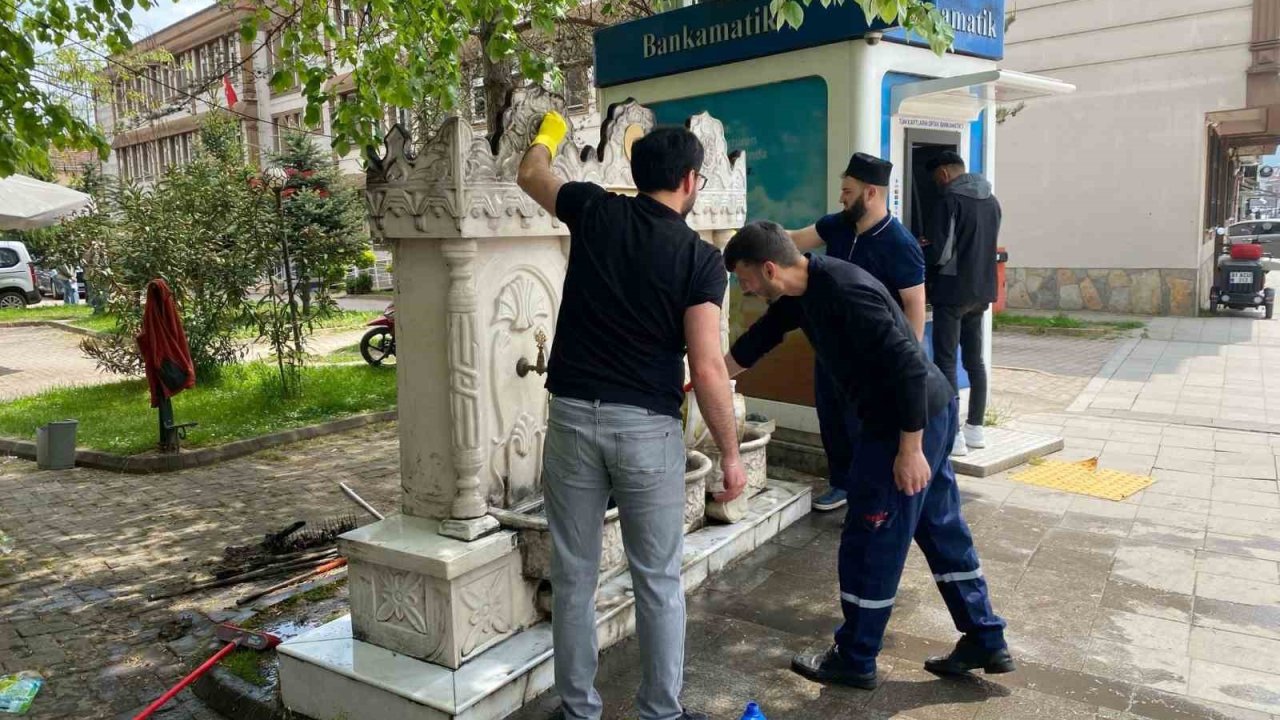 İmamlar pırıl pırıl yaptı