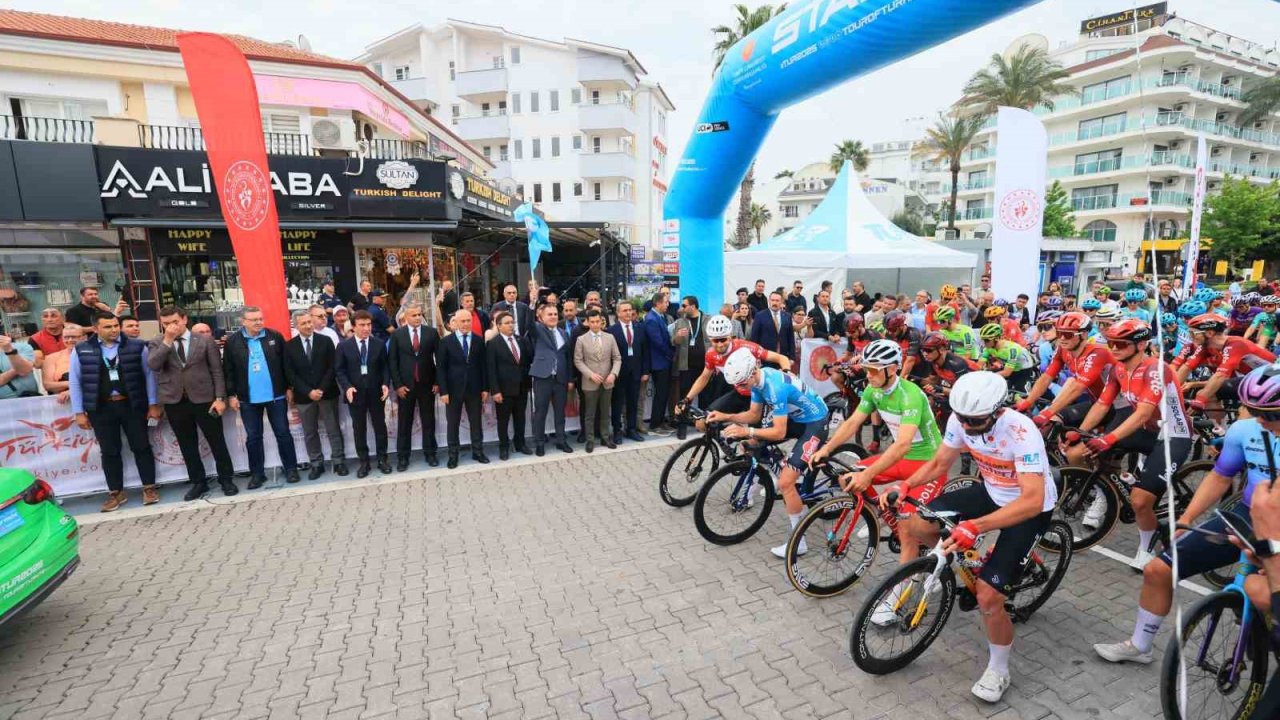 Cumhurbaşkanlığı Bisiklet turunun Marmaris-Kıran parkurunun startı verildi