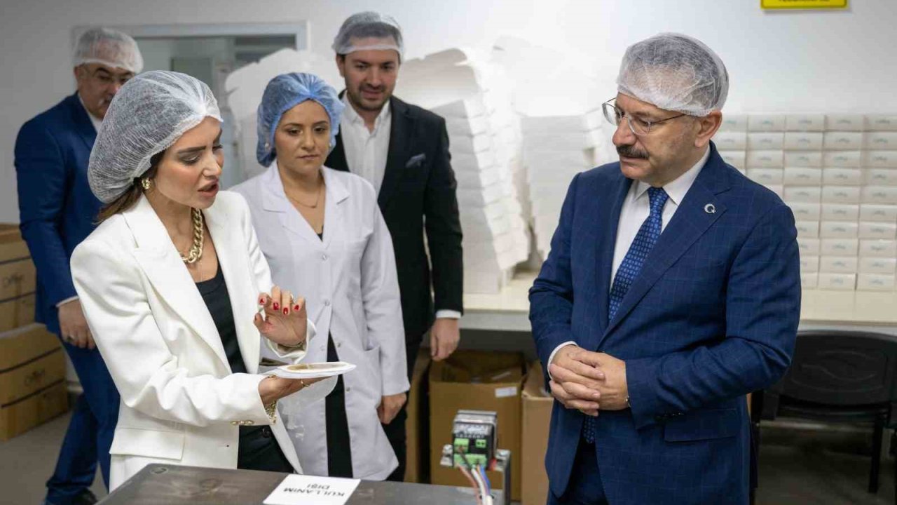 Vali Aksoy’dan Eskişehir’deki fabrikalara 1 Mayıs ziyareti