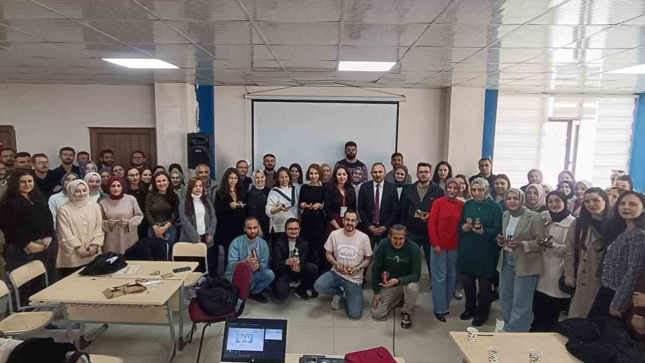 Muradiye’de öğretmenlere yönelik STEM çalıştayı düzenlendi