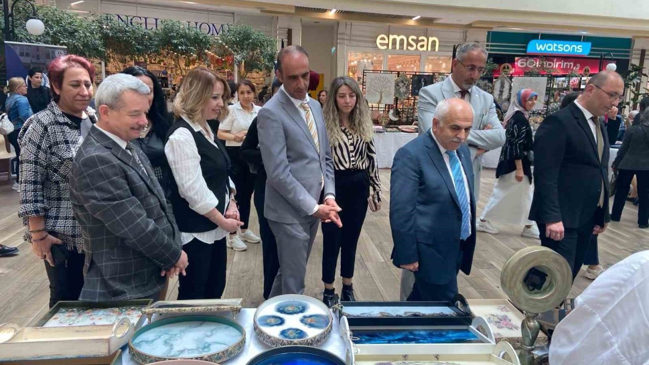 Epoksi ürünler  ‘Sanatın Işıltısı’ ile sanatseverin beğenisine sunuldu