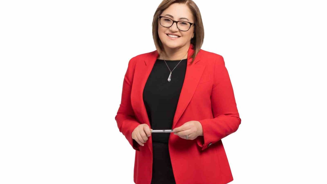 Fatma Şahin: "Bu güzel şehri verimli kılan işçi kardeşlerimizdir"