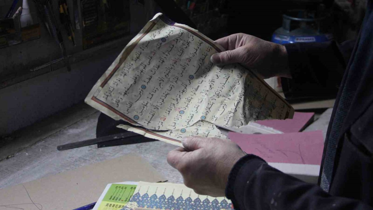 Aşınmış kitaplara 45 yıldır hayat veriyor