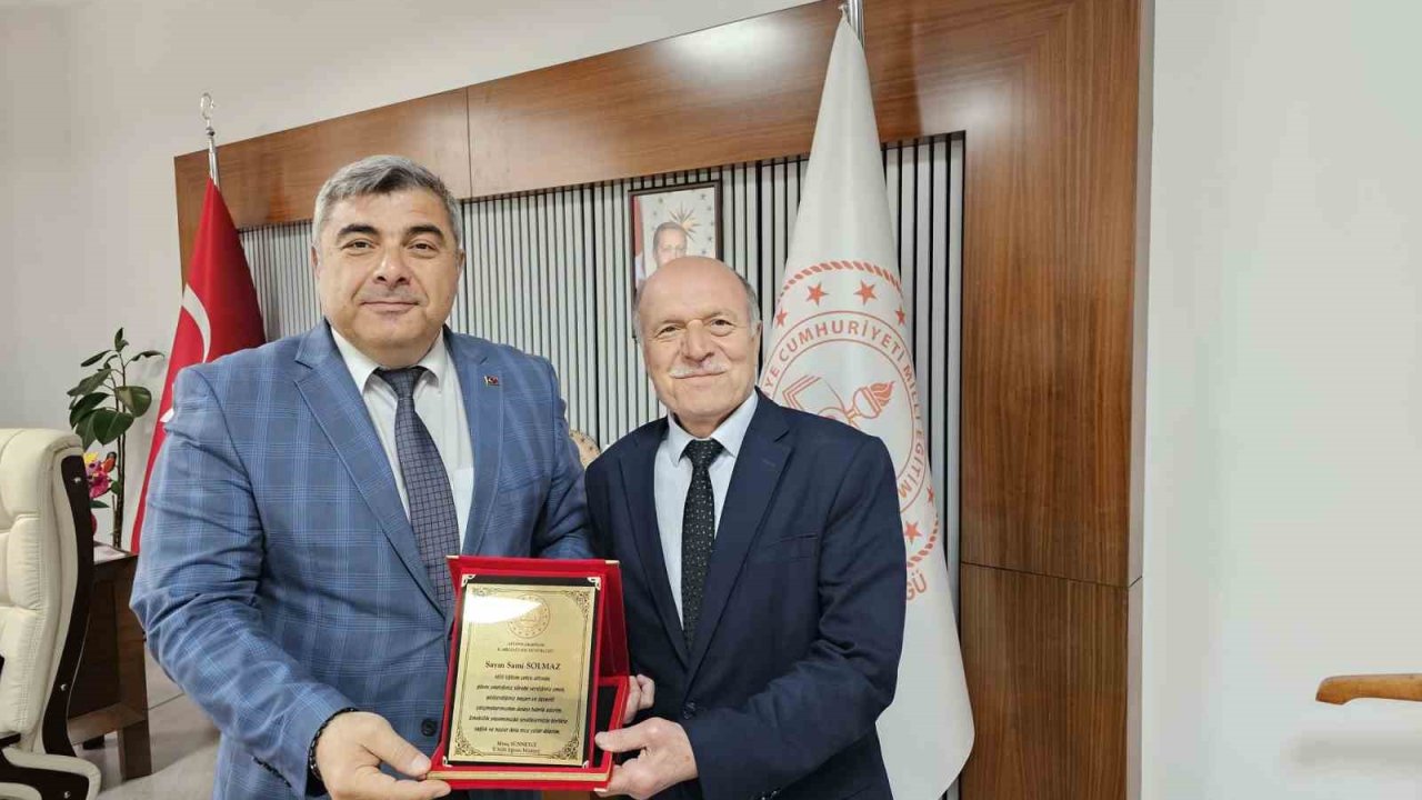 Yılların emektar eğitimcisi emekliye ayrıldı