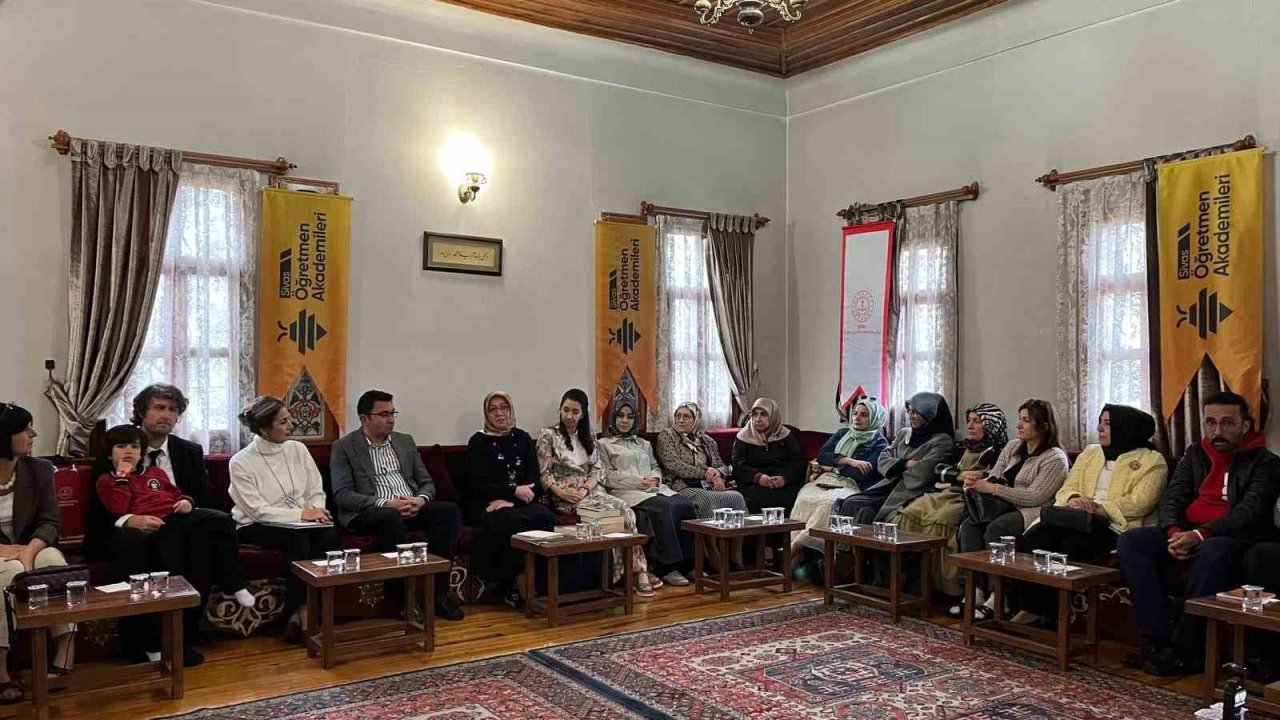Sivas’ta Edebiyat Akademisi devam ediyor