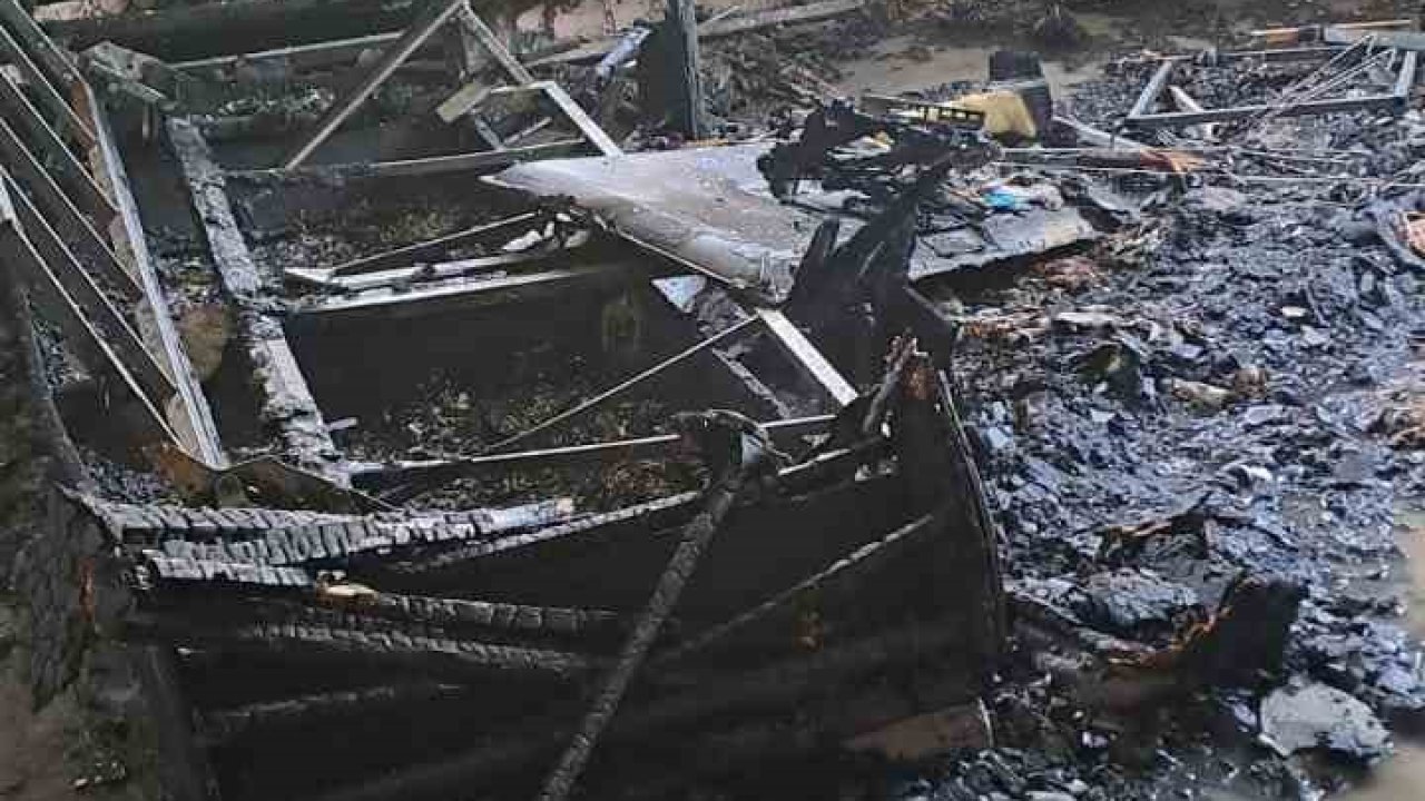 Muş’ta iki katlı evde yangın