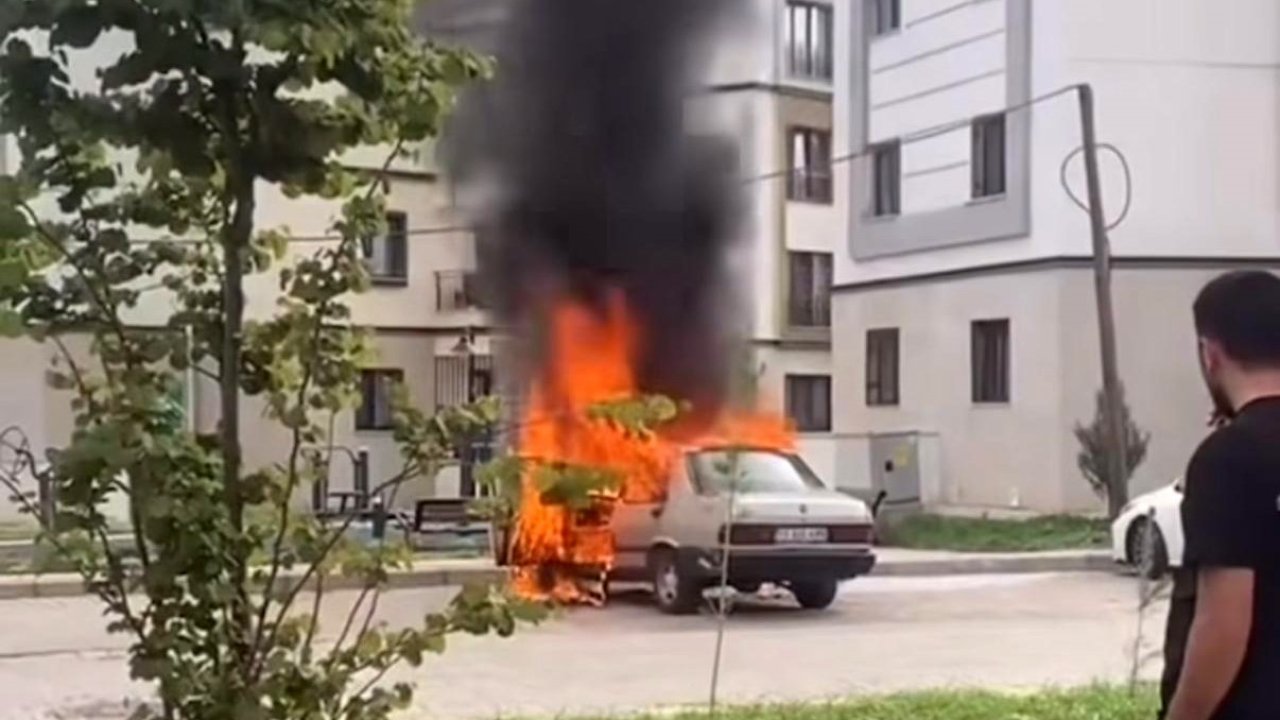 Fiat Tofaş otomobil alev topuna döndü