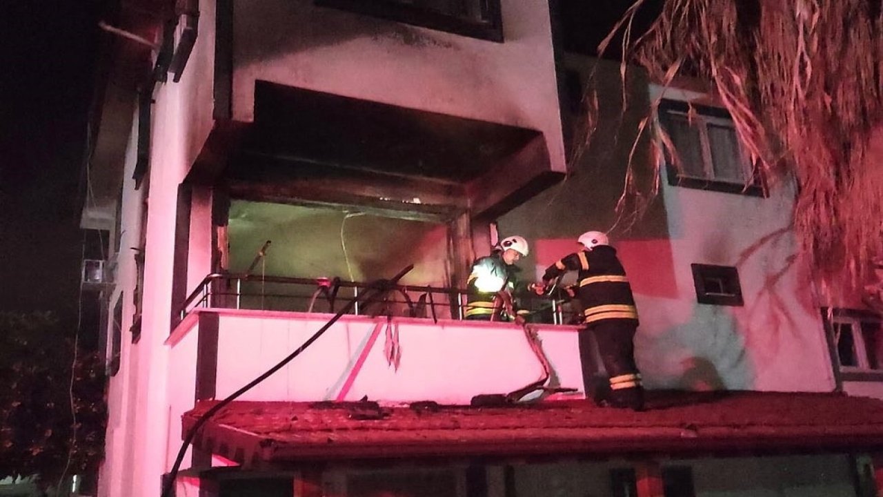 Arsuz’da ev alevlere teslim oldu