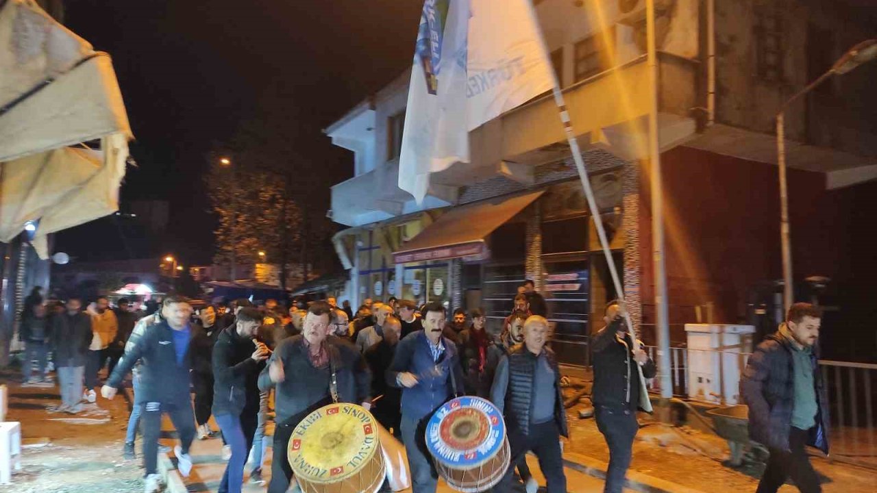 Türkelispor’un şampiyonluğu coşkuyla kutlandı