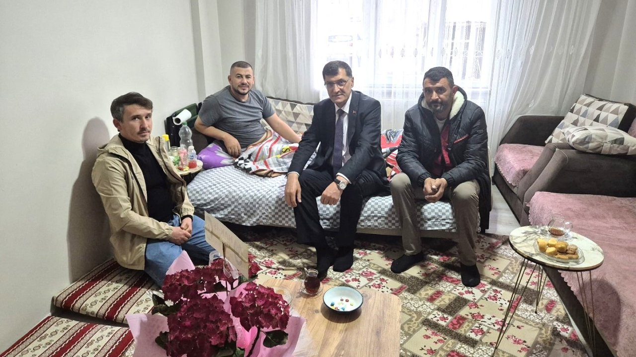 Kütahya Belediye Başkanı Eyüp Kahveci’den personeline geçmiş olsun ziyareti