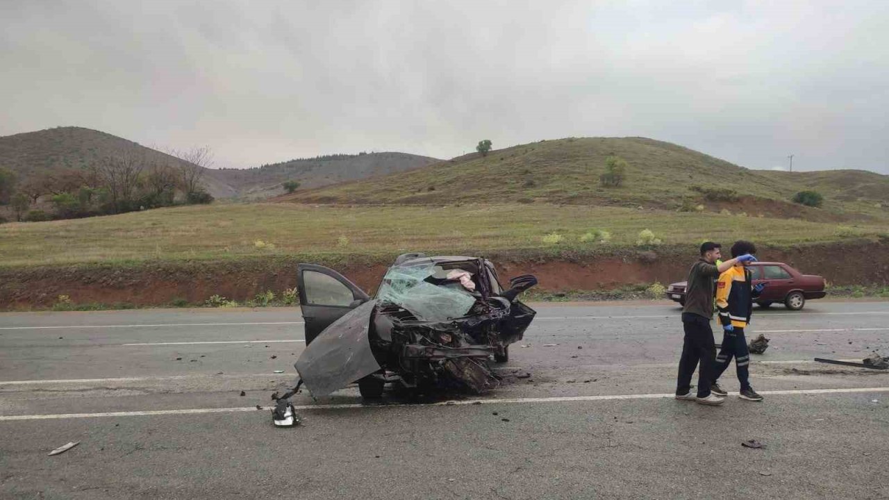 Malatya’da hafif ticari araç ile otomobil çarpıştı: 2 ölü, 2 yaralı
