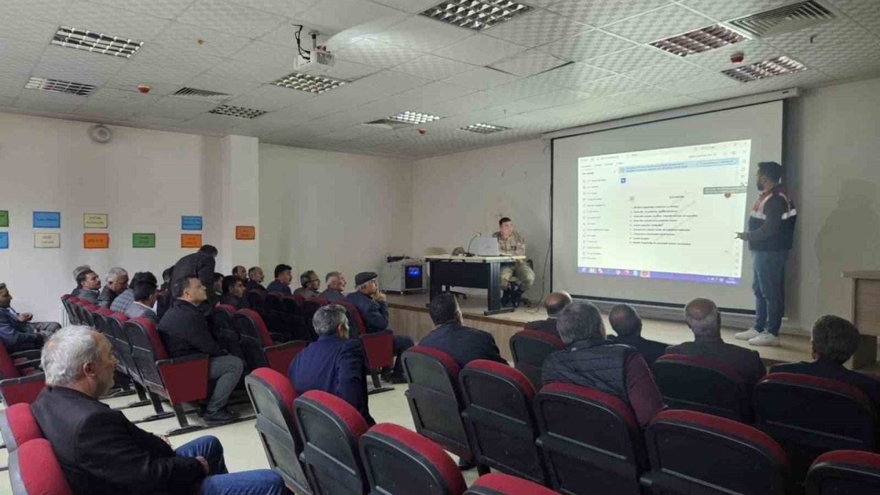 Horasan’da mahalle muhtarlarına yönelik madde bağımlılığı semineri düzenlendi