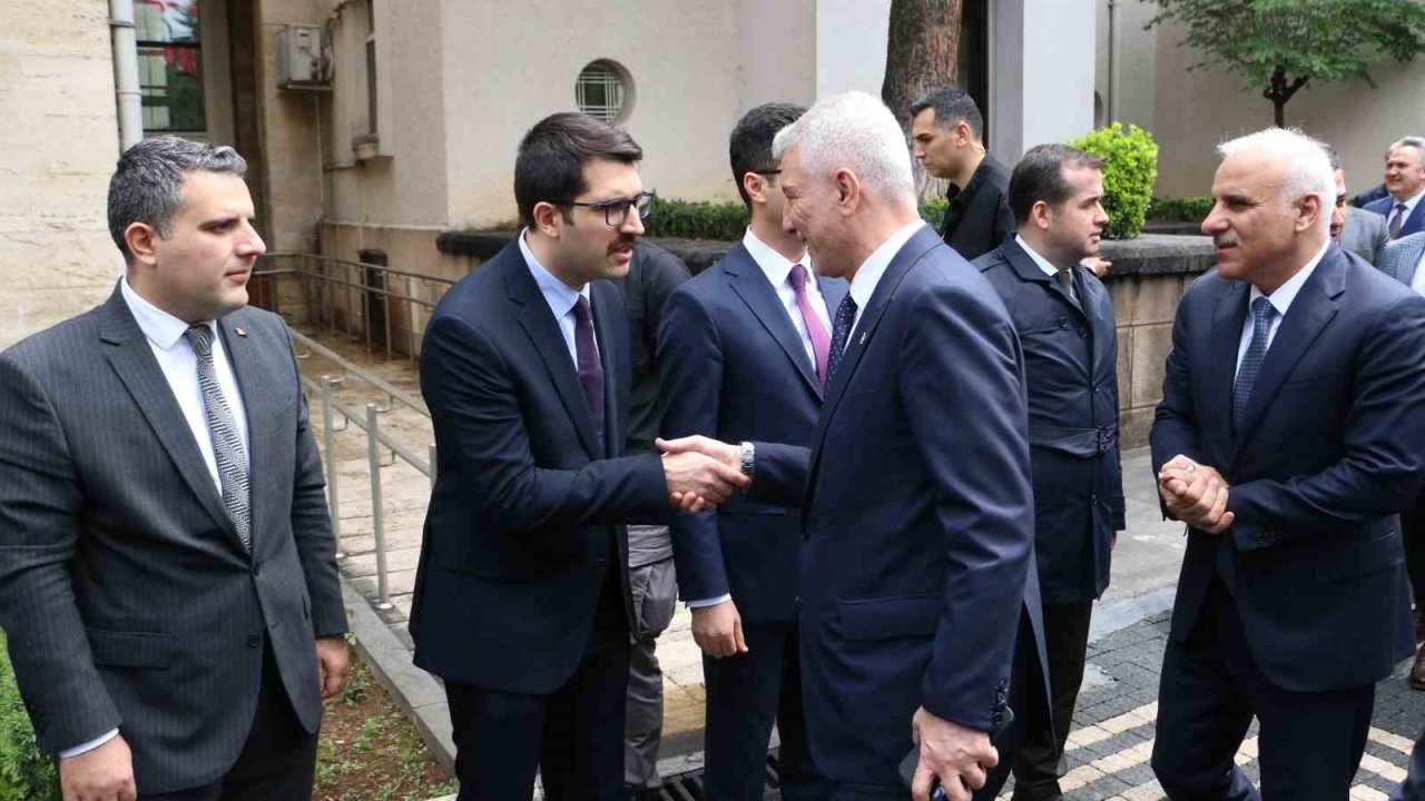 Ticaret Bakanı Bolat, Diyarbakır’da bir takım ziyaretlerde bulundu