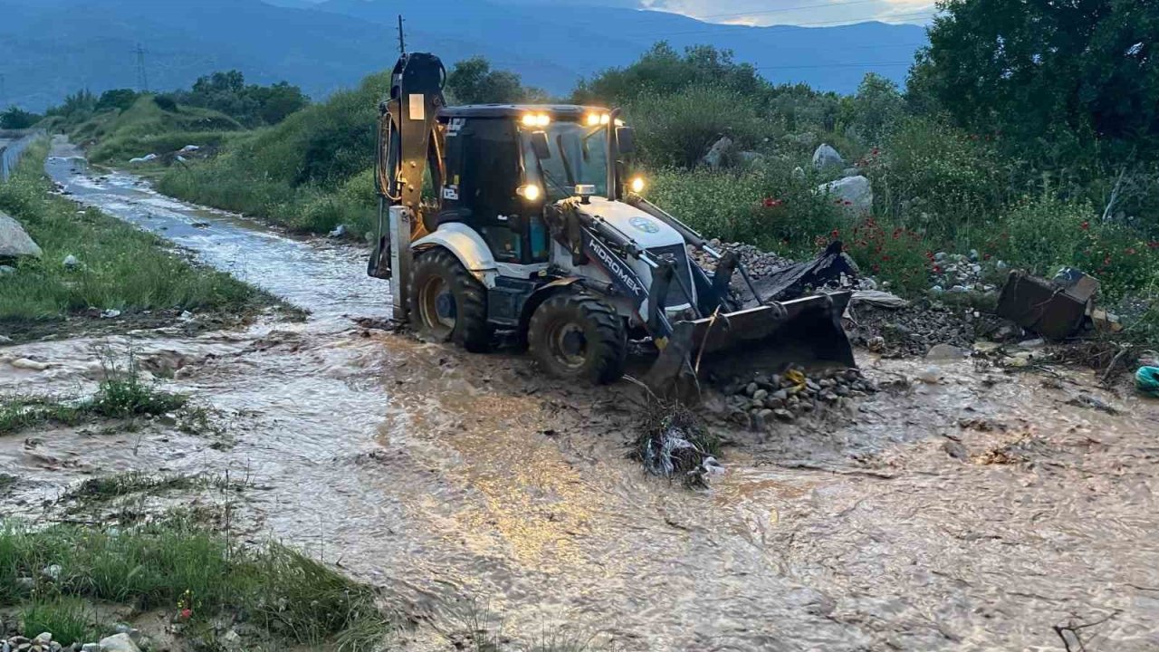 Şeytan Deresi’nde mahsur kalan vatandaşlar kurtarıldı