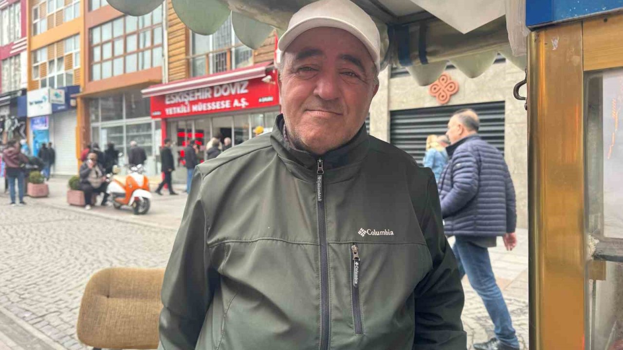 Dengesiz hava şartları seyyar esnafı zor durumda bıraktı