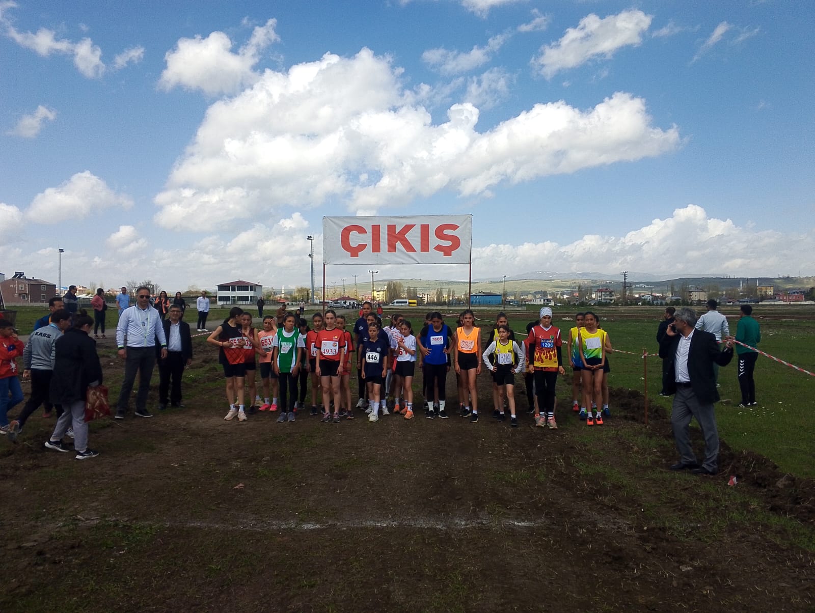 Kros ve Bayrak Yarışmaları Kars’ta başladı