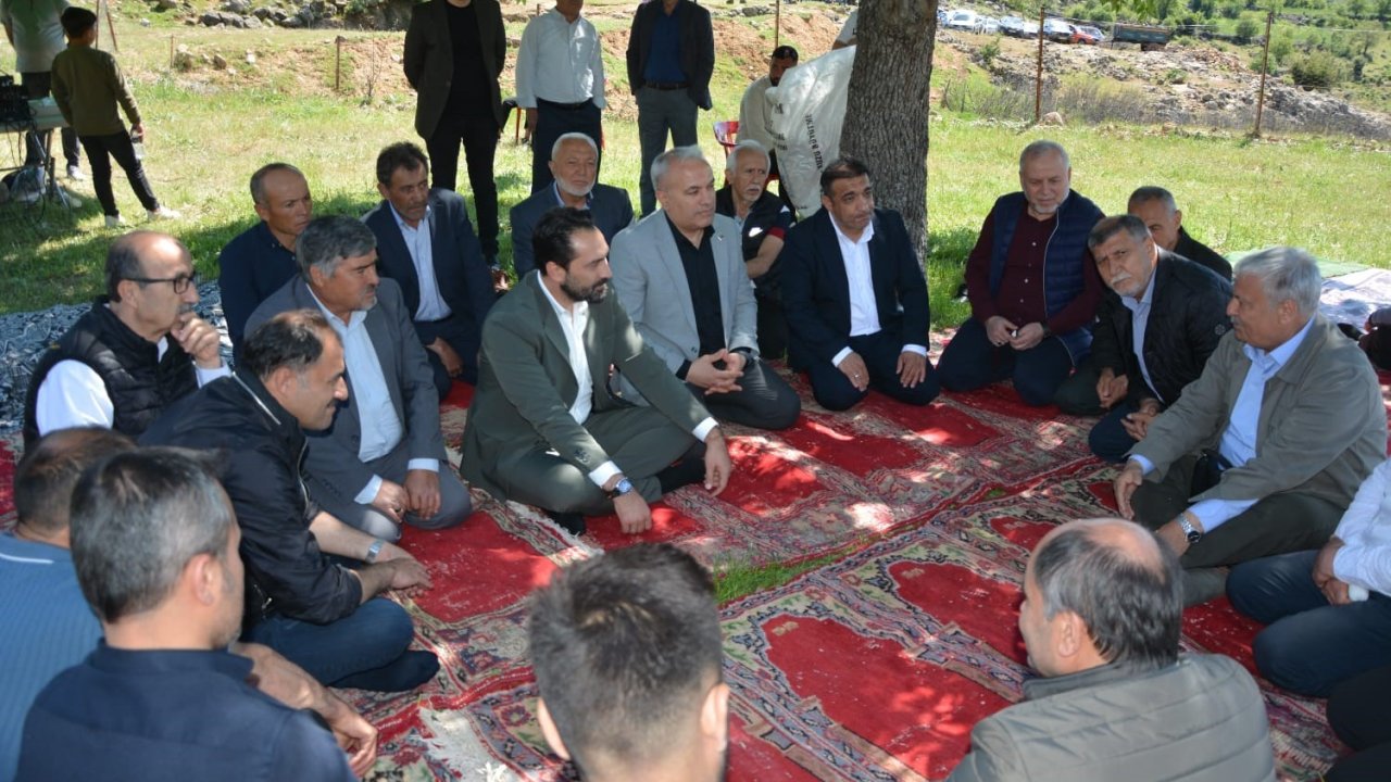 Mücahit Arınç, Demirci’de mahalle hayırlarına katıldı