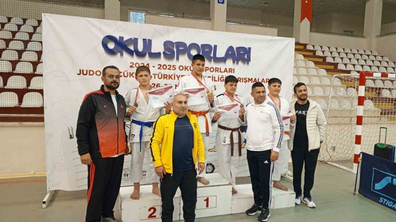 Aybars Ali Akpınar, Türkiye Judo Şampiyonası’nda ikinci oldu