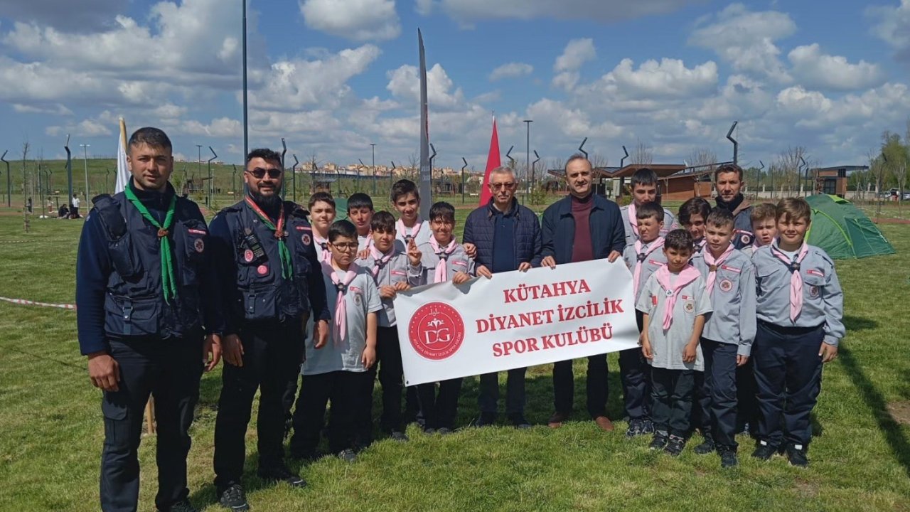 Kütahya’da izcilik kampı, gençlere milli ve manevi eğitim