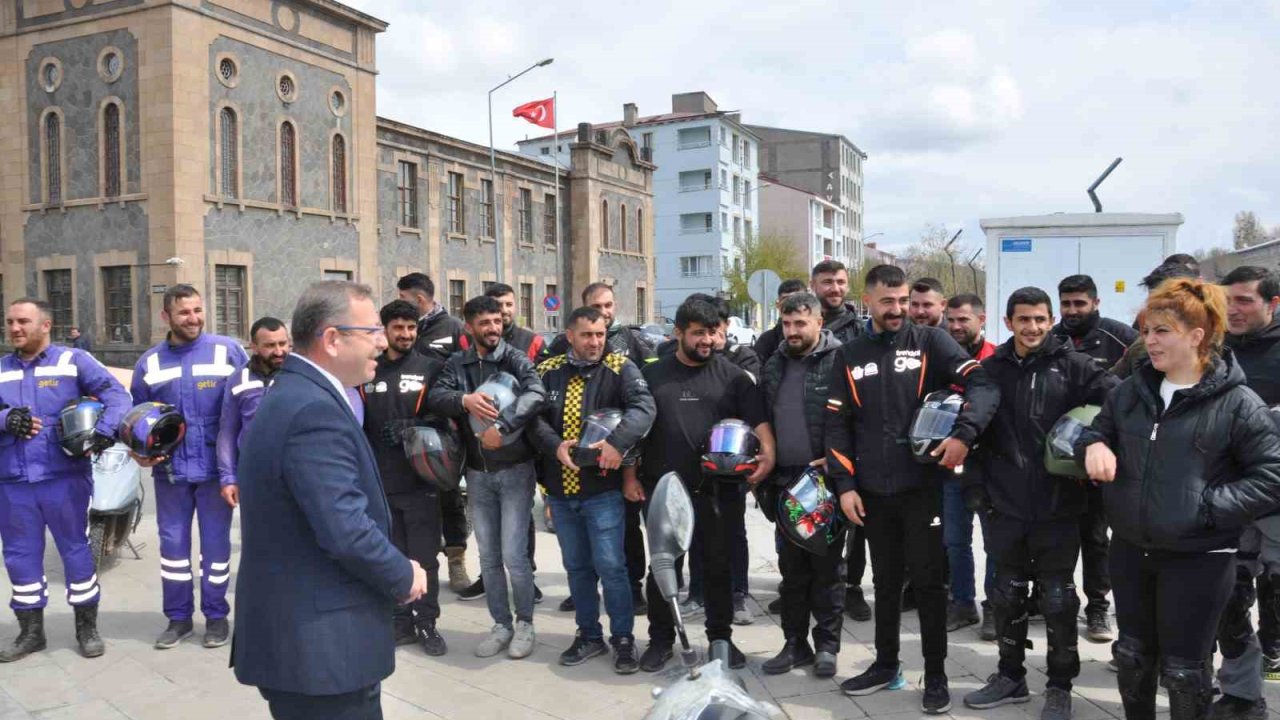 Kars’ta güvenli motosiklet kullanımı eğitimi