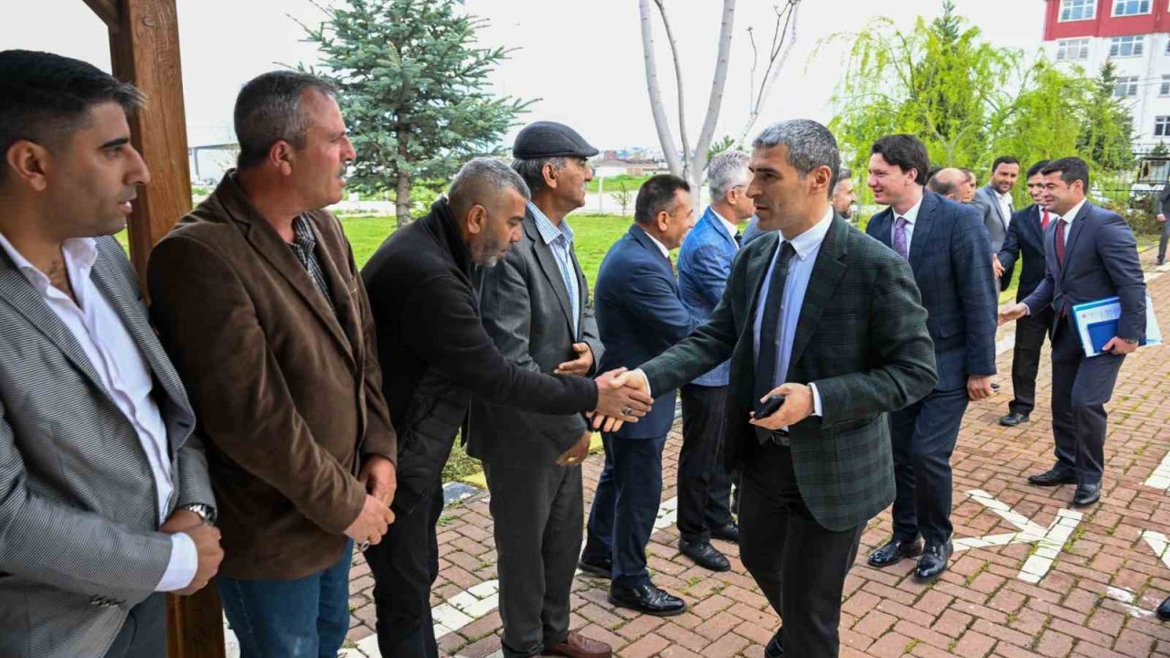 Vali Aktaş, Uşak Işık Çakır Sultan Cemevini ziyaret etti