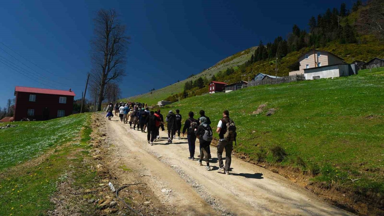 Doğa yürüyüşlerinde rota bu kez Dikmen Yaylası’ydı