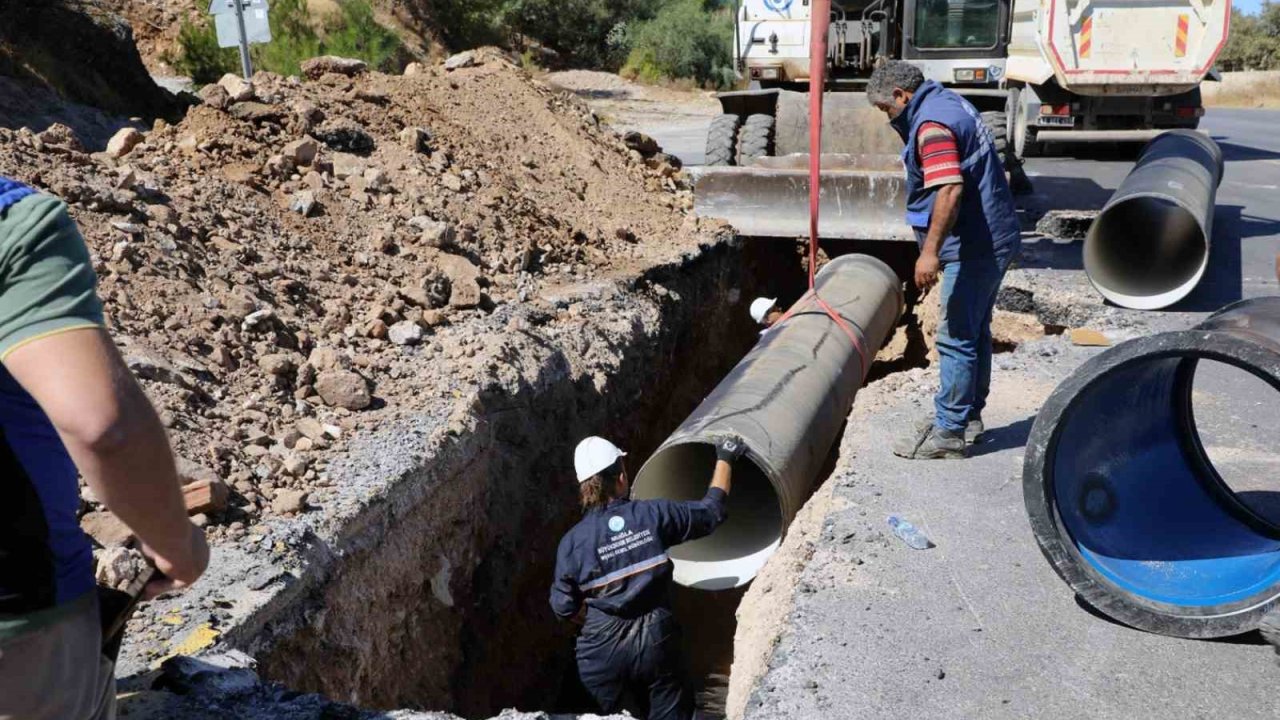 Bodrum’da sürekli patlayan su isale hatları değişiyor