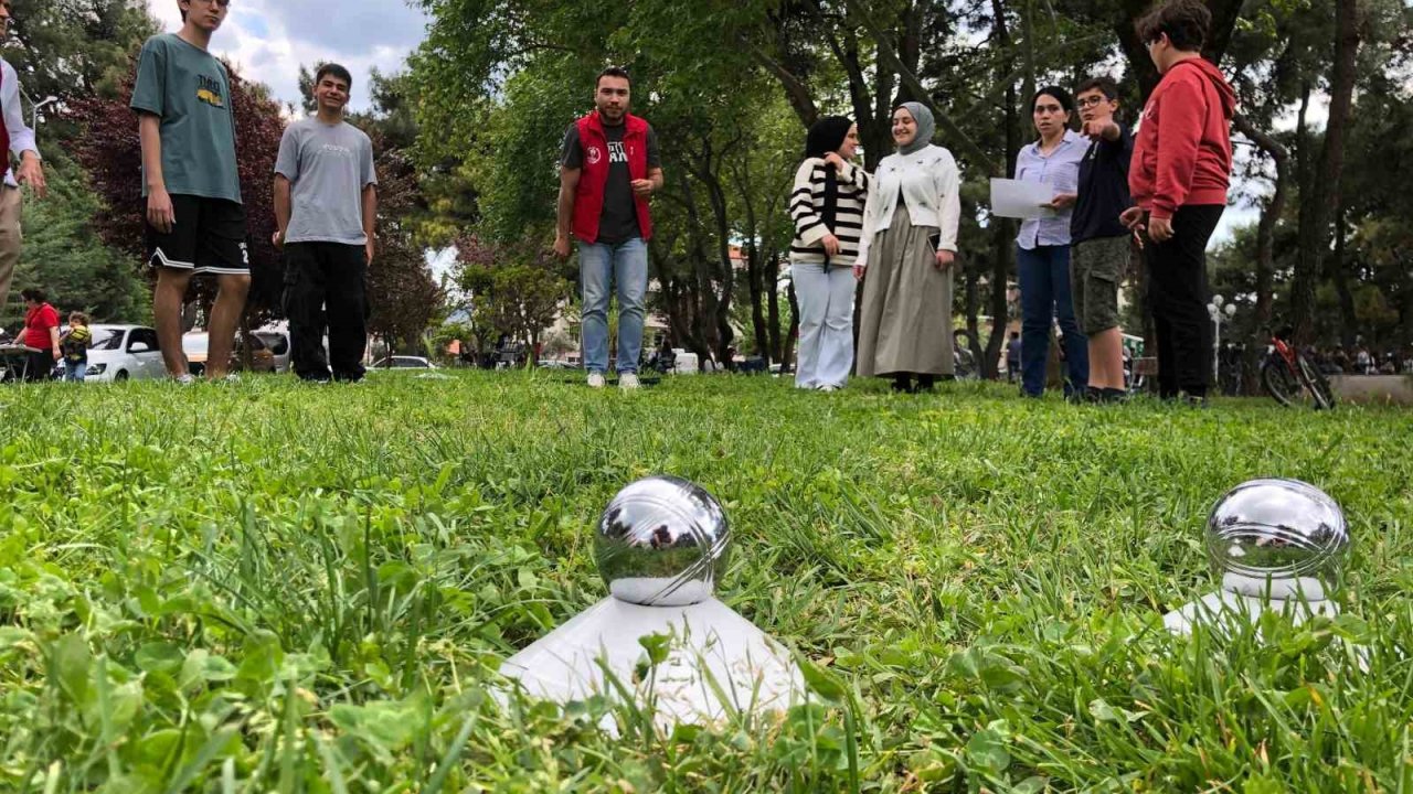 Menteşe’de gençler Bocce sporuna ilgi duyuyor