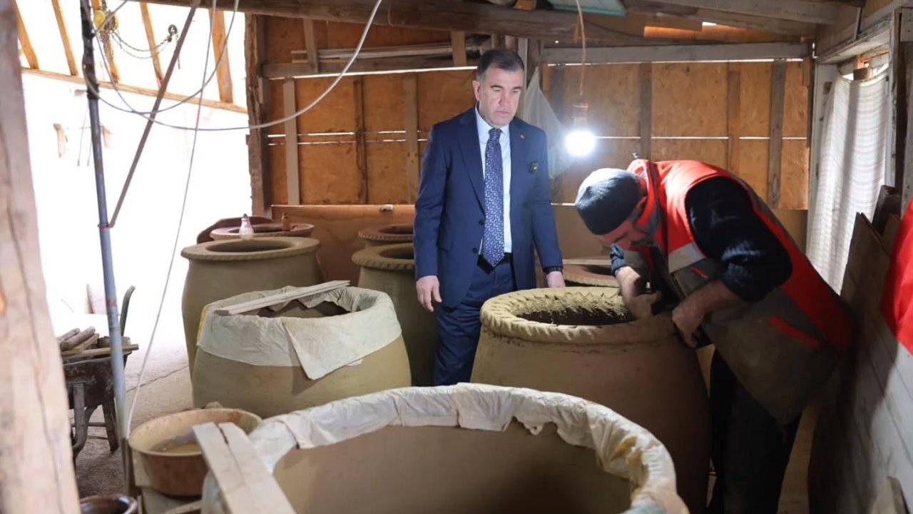 Bayburt’un tek tandır ustası Vali Eldivan’ın da dikkatini çekti