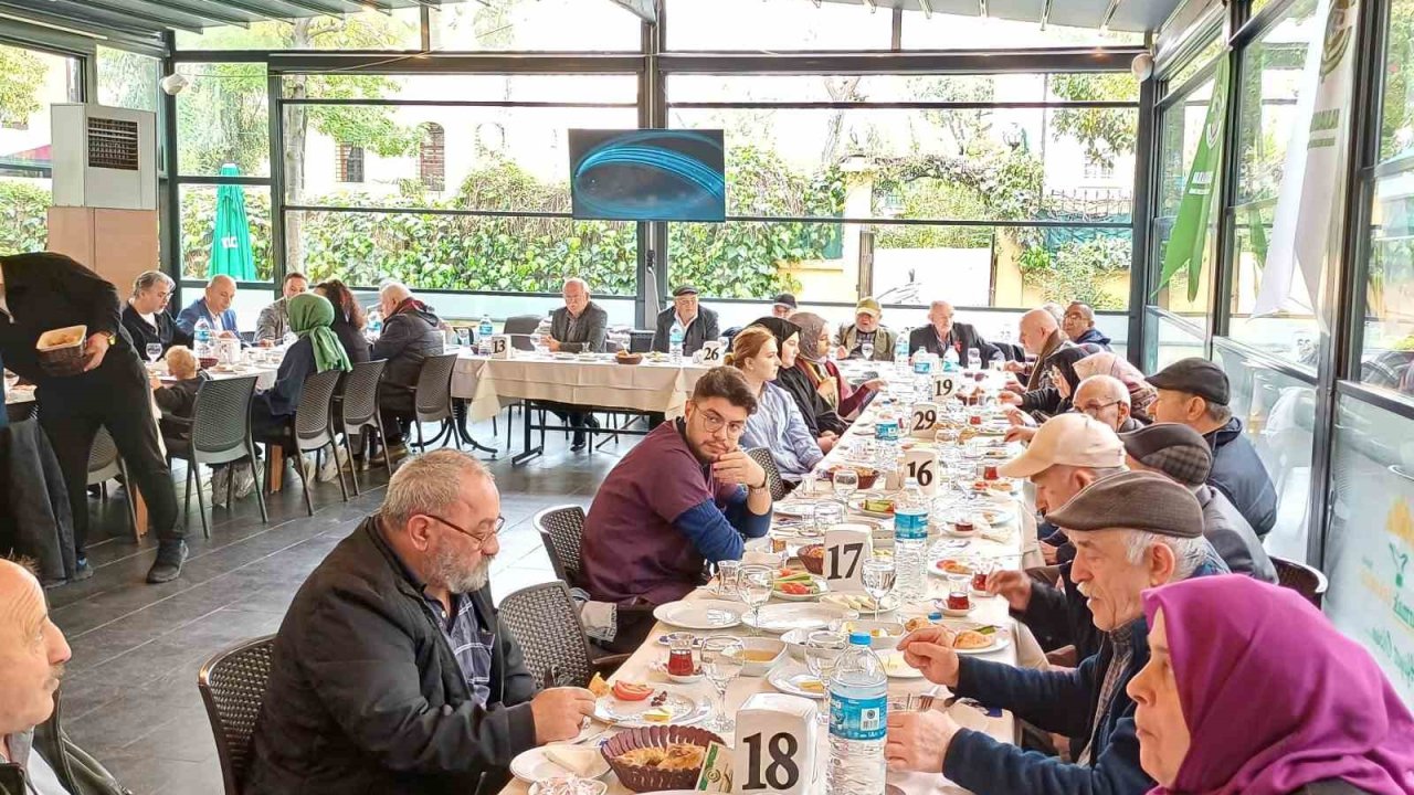 Huzurevi sakinlerine moral etkinliği