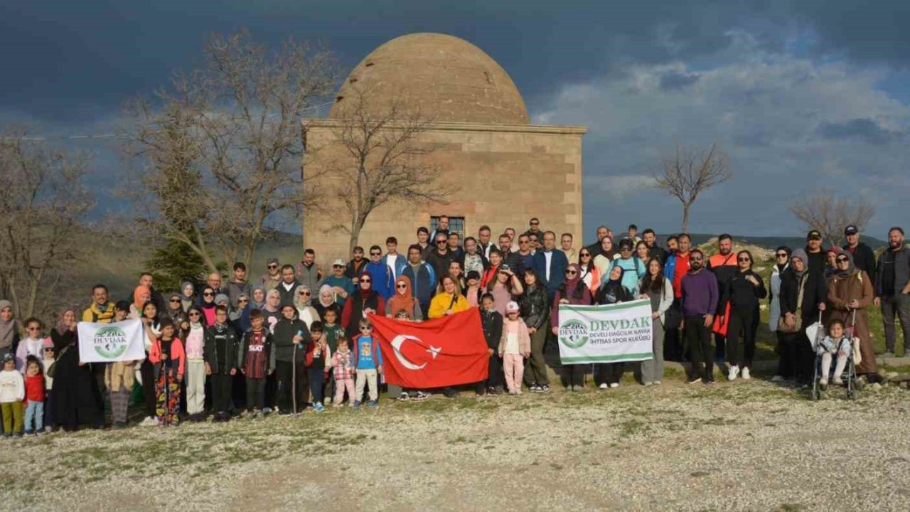 Develi Dağcılık ve Kayak Kulübü’nden ‘Hıdırellez’ yürüyüşü