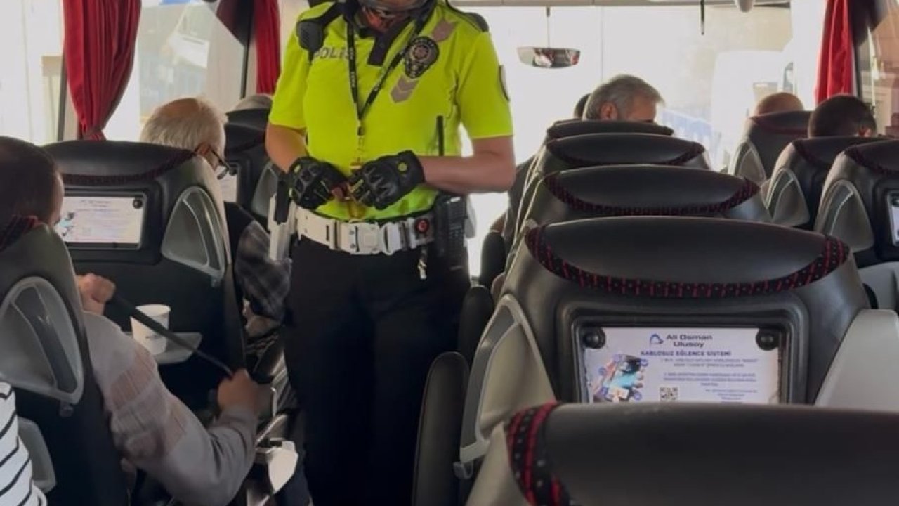 Polis vatandaşlara güvenli yolculuğu anlattı