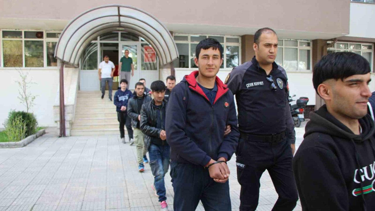 Amasya’da 6 kaçak göçmen yakalandı