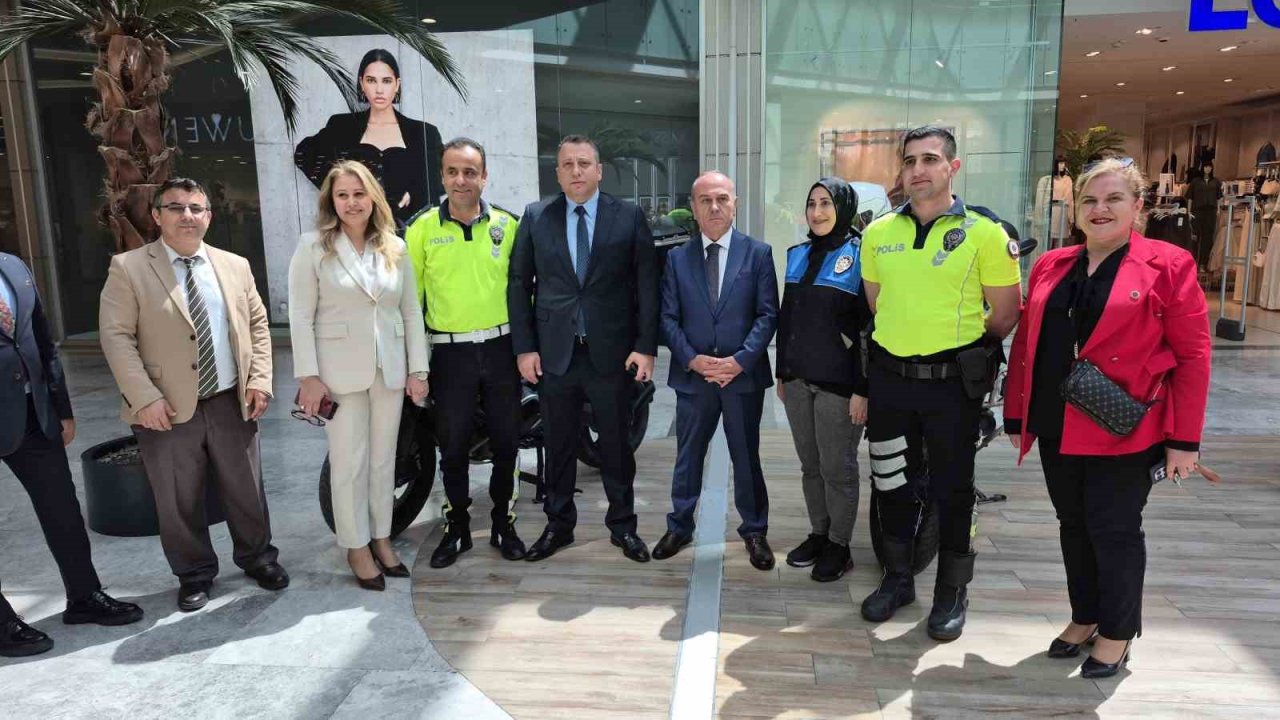 Sultangazi’de Karayolu Trafik Haftası etkinliği düzenlendi