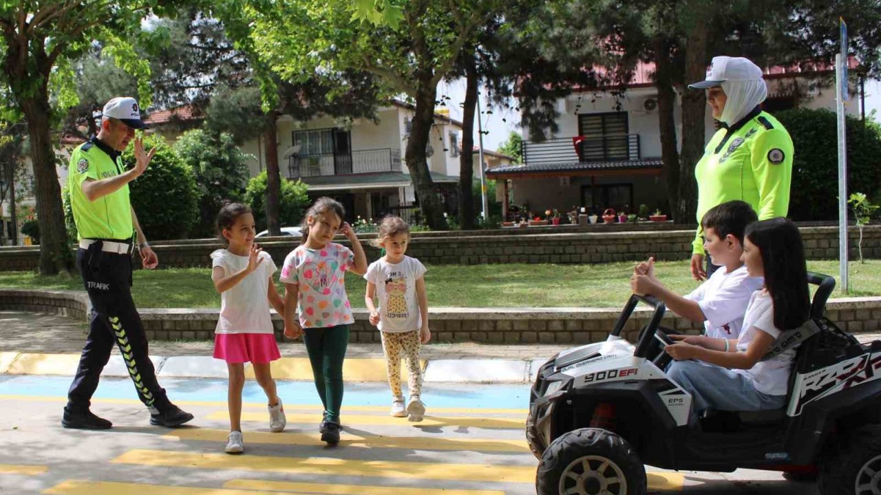 Aydın’da minikler direksiyon başına geçti