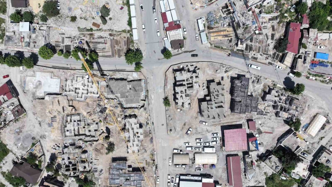 Kahramanmaraş’ın eski mahallelerinde deprem konutları yükseliyor
