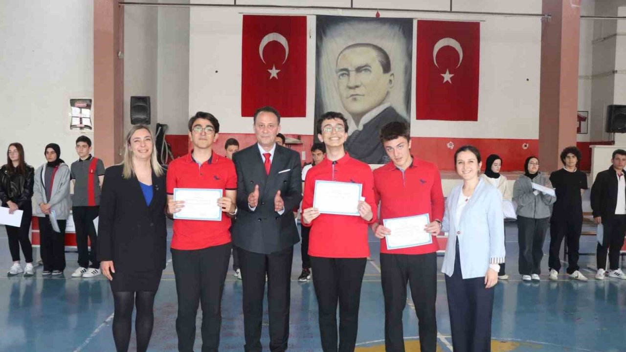 Bozüyük’te Liseler Arası Kültür ve Aktüalite Yarışması