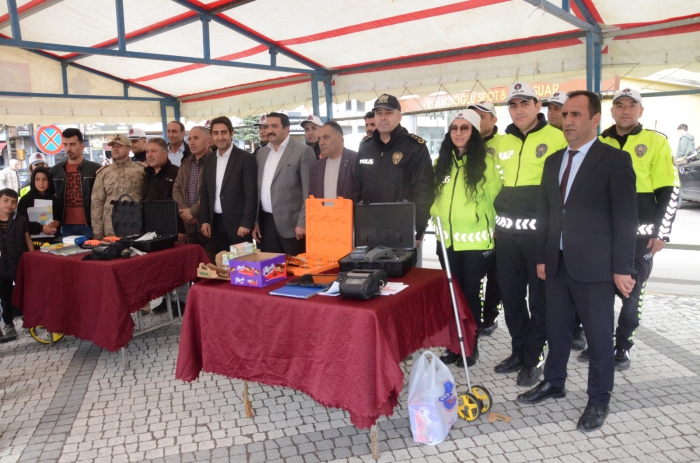 Sarıkamış’ta “Karayolu Güvenliği ve Trafik Haftası” etkinliği düzenlendi