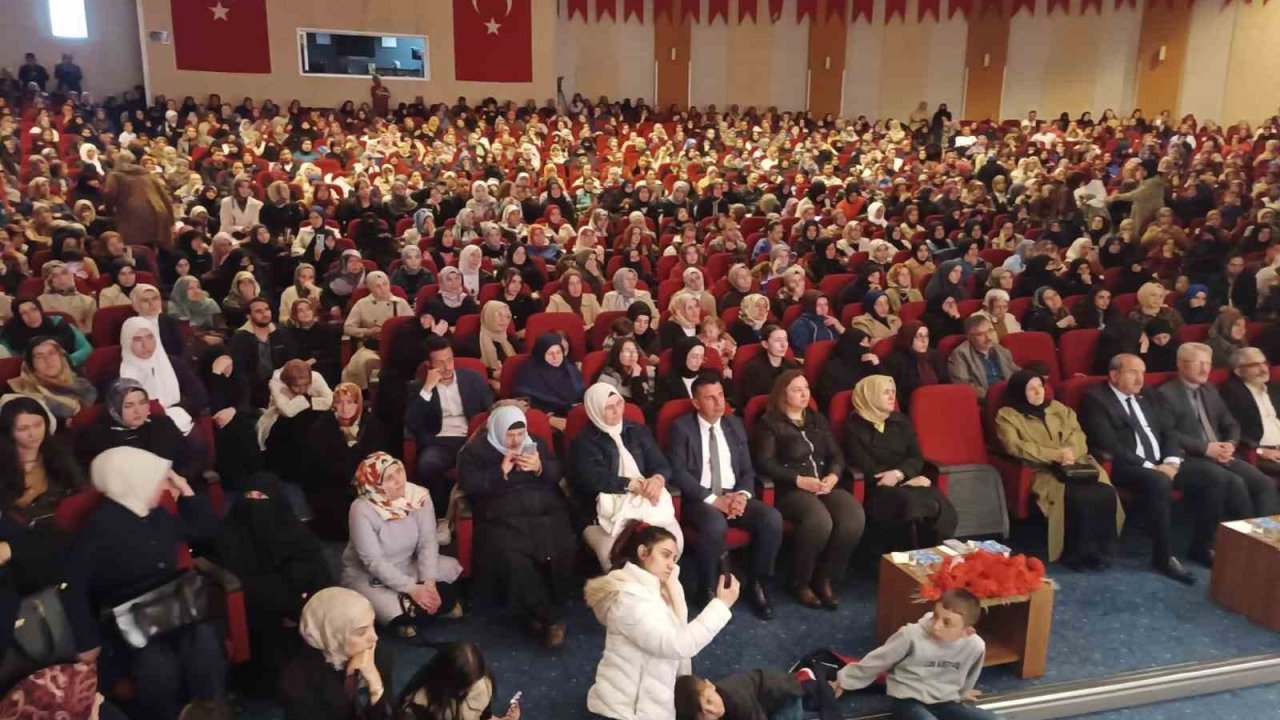 Ailede rol dağılımı söyleşisine yoğun ilgi