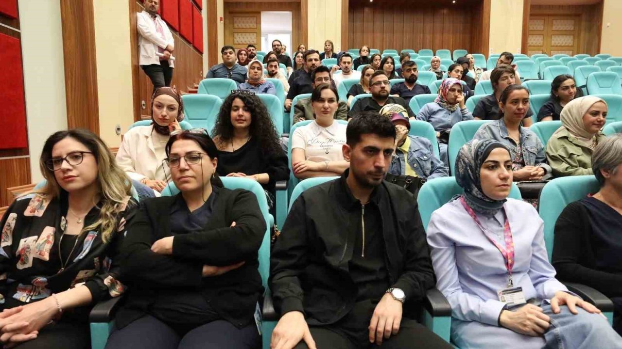 Elazığ’da sağlık çalışanlarına yönelik ileri yaşam desteği eğitimi