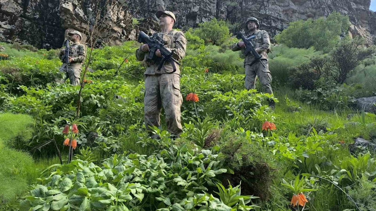 Jandarmadan ters lalelere sıkı koruma