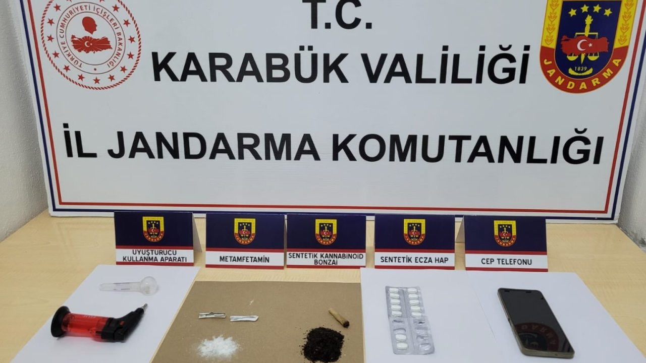 Jandarma uyuşturucu tacirlerine göz açtırmıyor